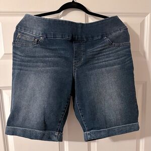 Comfort stretch denim shorts